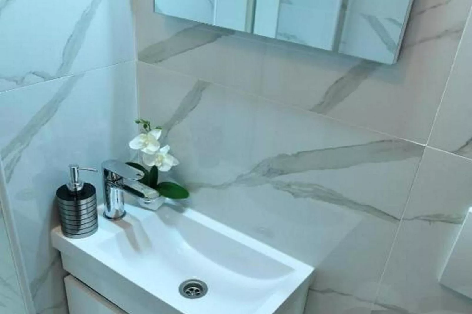 Charming Sinj Town Studio Apartments - Studio Apartments 1 - Bathroom