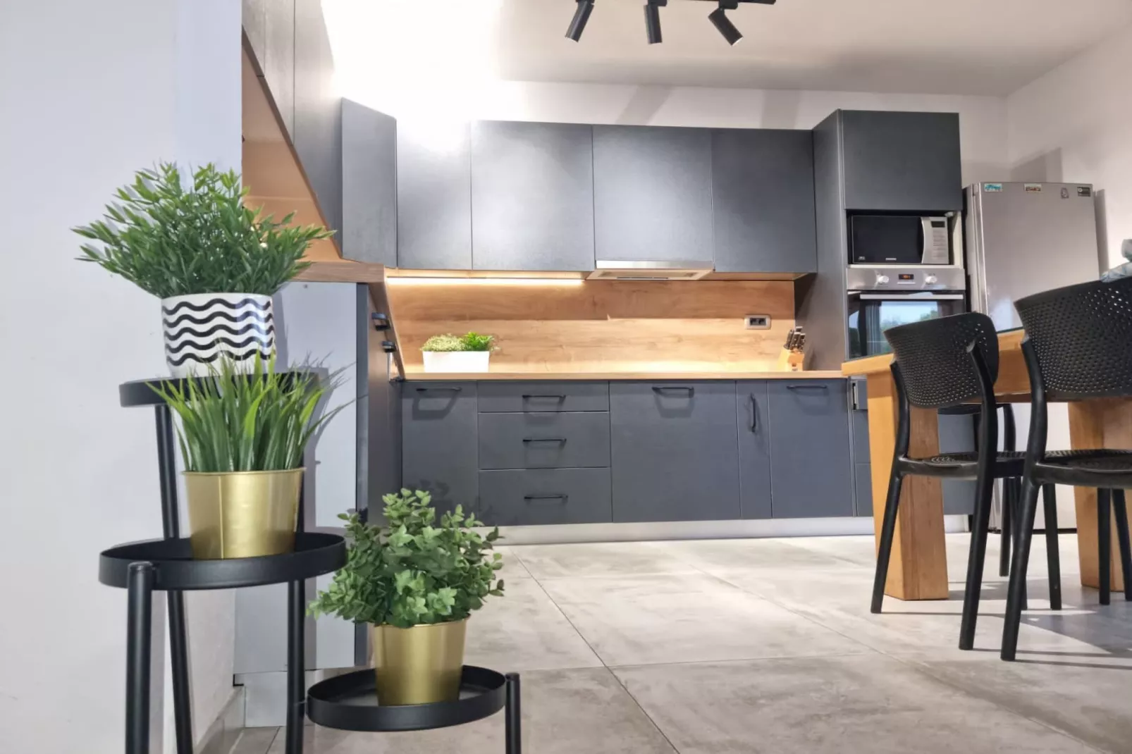 Exclusive Elegant Villa with Pool in Kastel Novi - Seven Bedroom Villa with Pool - Küche