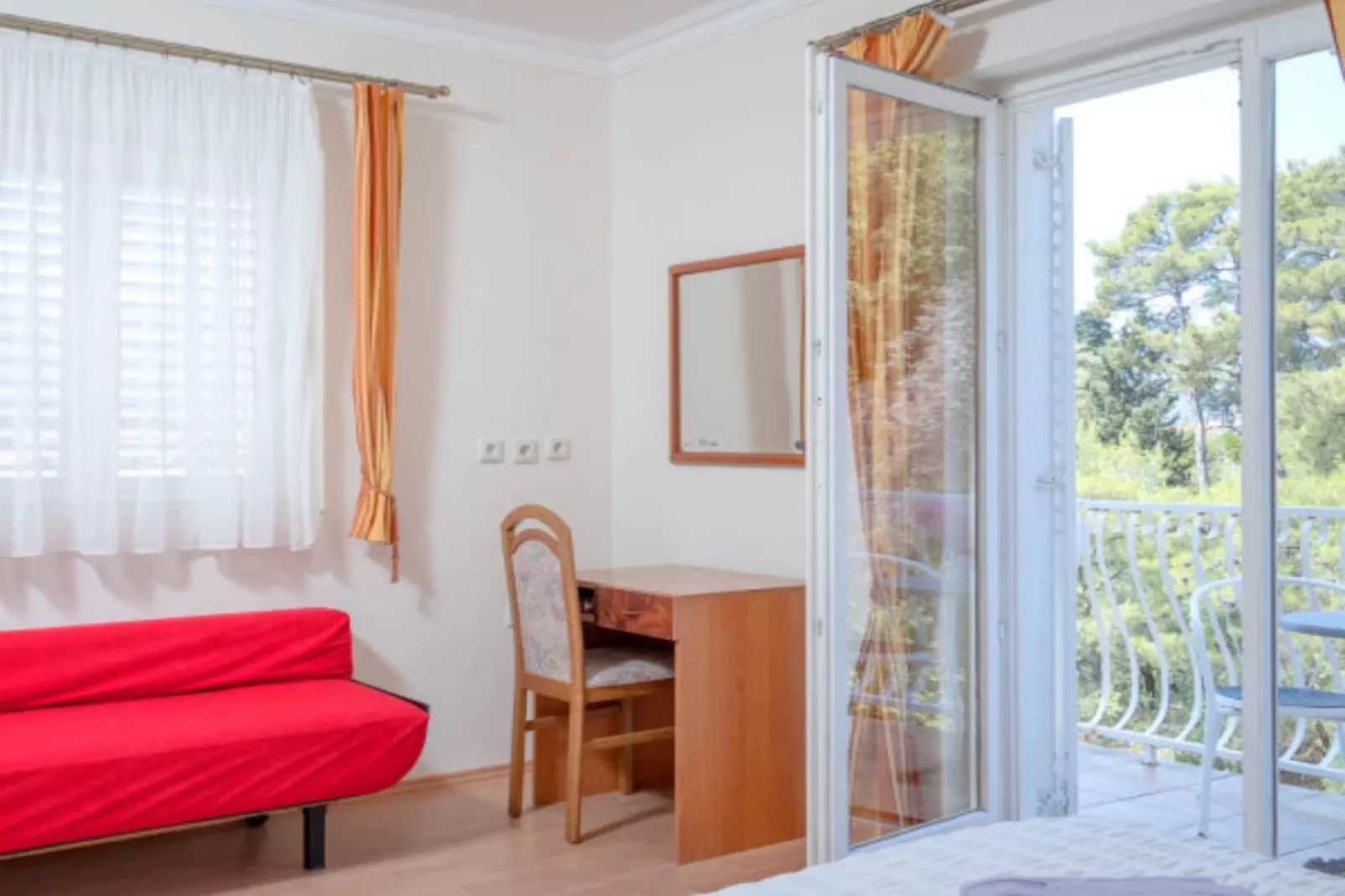 Two-Bedroom Apartment (A7) - Schlafzimmer