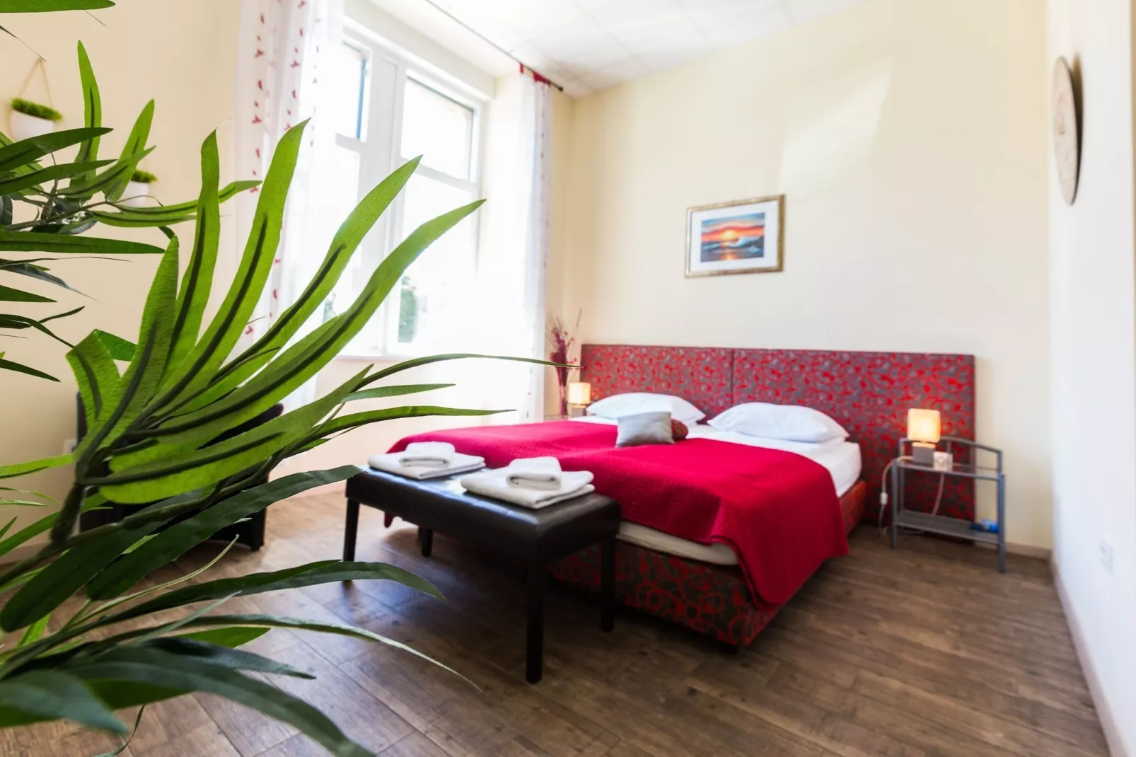 Charming and Historic Old Town Apartments - Double Room - Bedroom