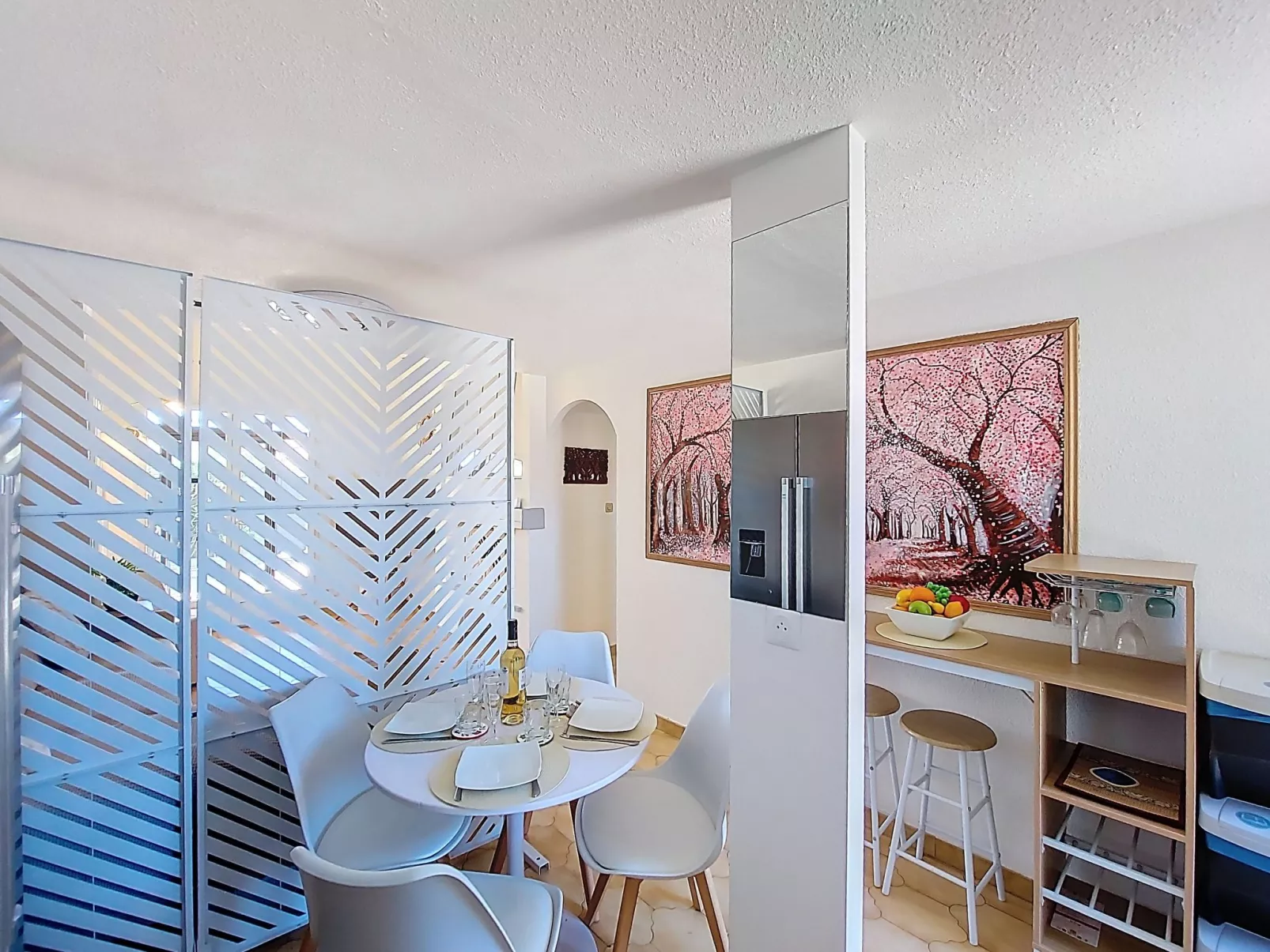 Le Mas des Oliviers - Inside