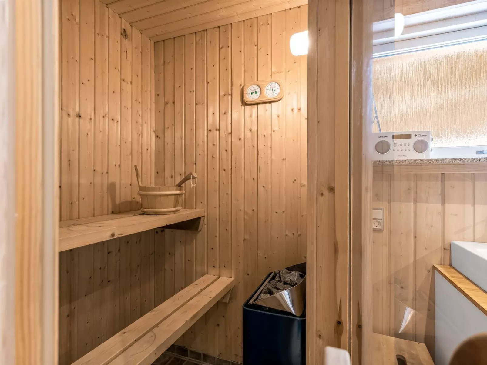 "Rickmer" - 1.9km from the sea - Inside