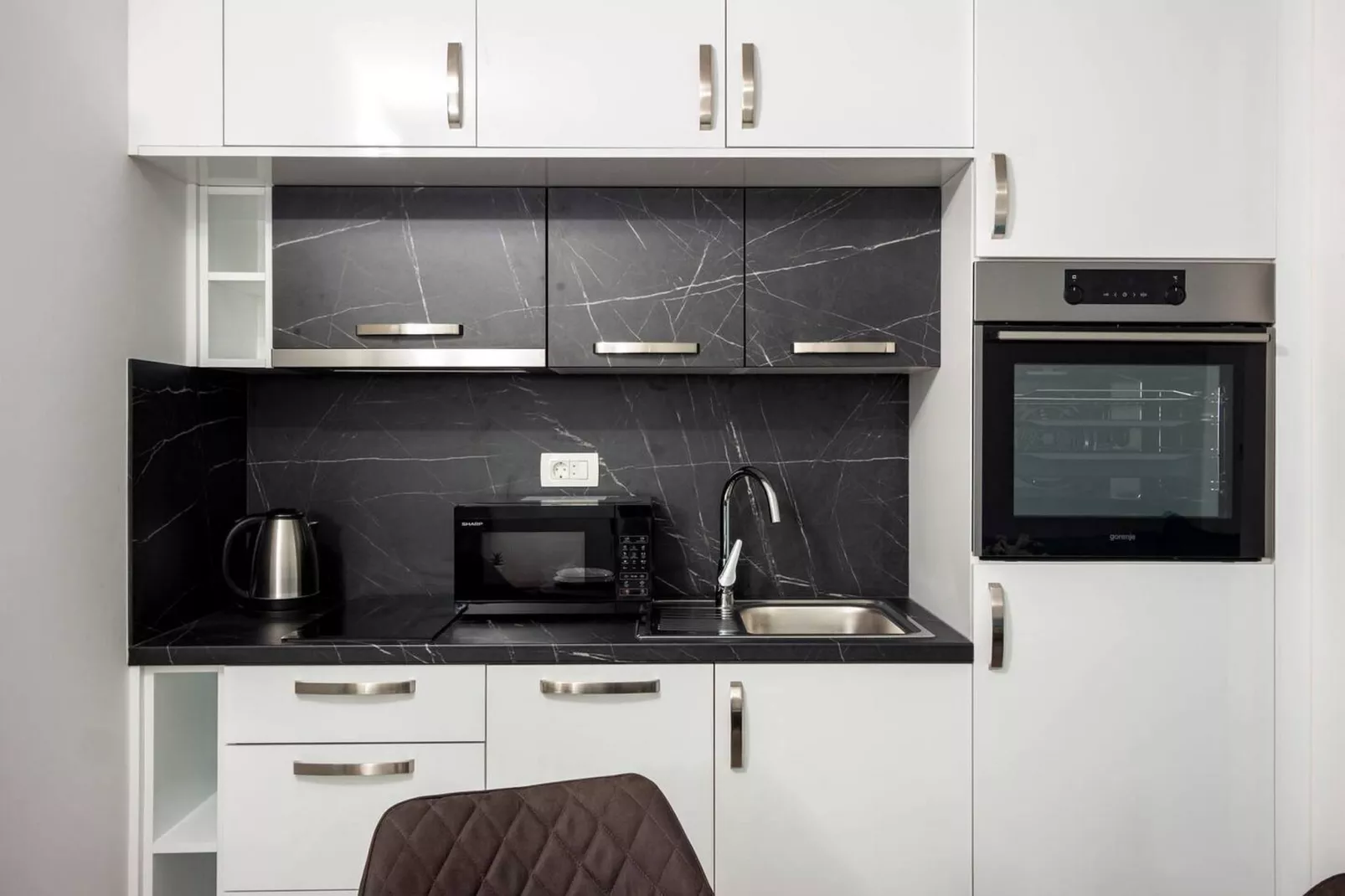 Modern Apartments with Private Balcony - Deluxe One Bedroom Apartment (Owner S3) - Küche