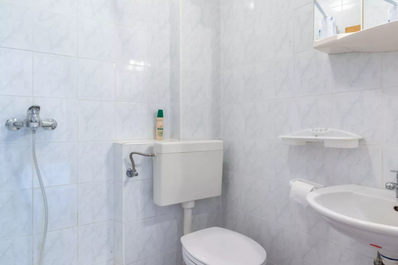 Charming Trogir Apartments with Balcony - One Bedroom Apartment with Balcony - Bathroom