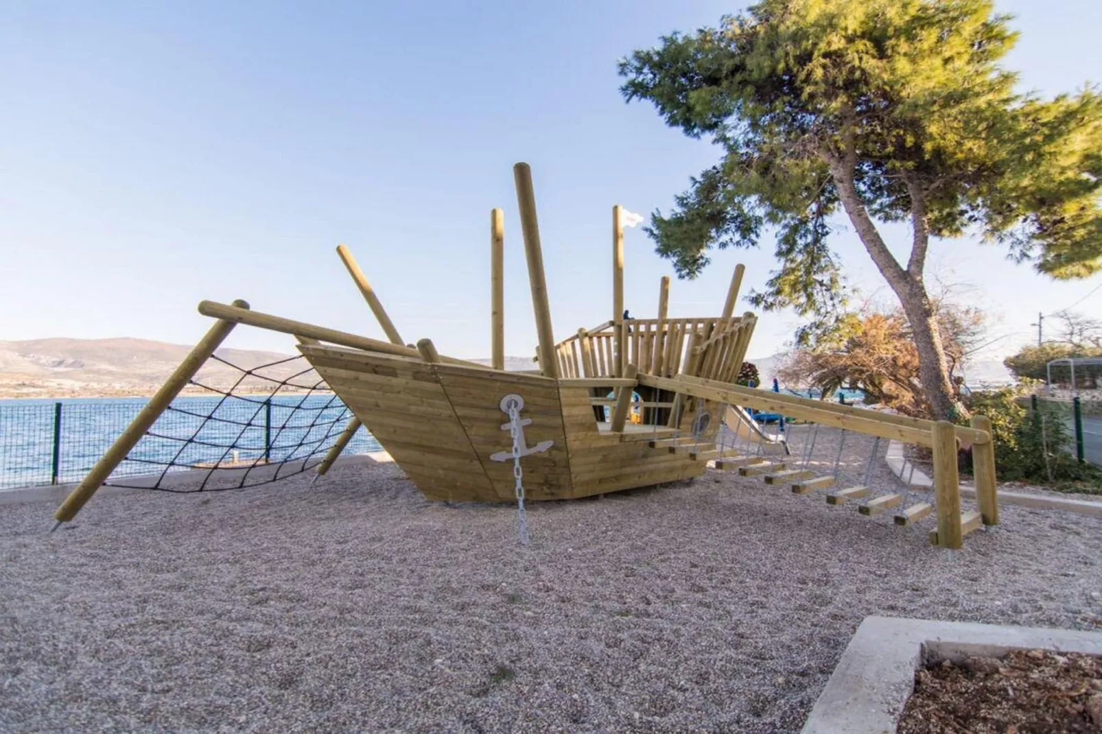 Mastrinka Bright Apartment with Free Parking and Modern Amenities - Two Bedroom Apartment - Ambiance
