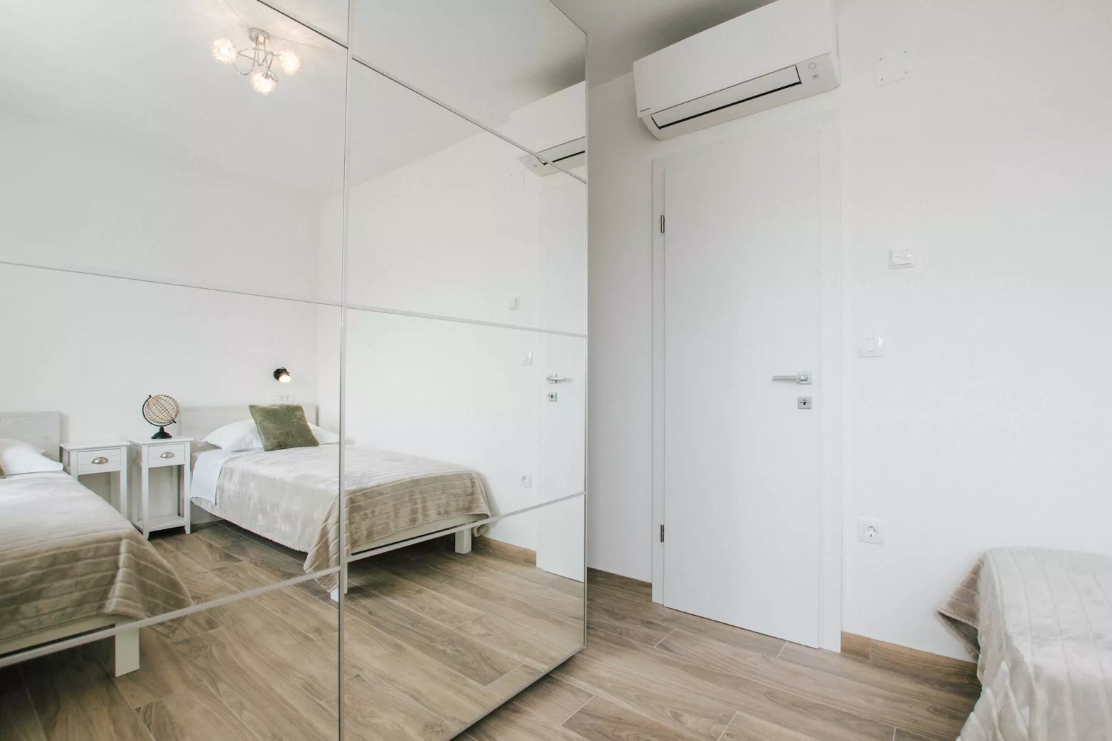Spacious Luxury Trogir Apartments - Classic Two Bedroom Apartment (Coral) - Bedroom