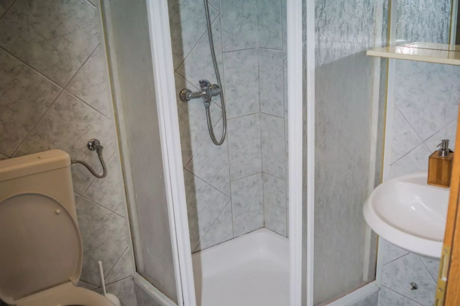 Scenic and Sunny Apartments with Sea View and Balcony - One Bedroom Apartment with Balcony (owner mali) - Badezimmer