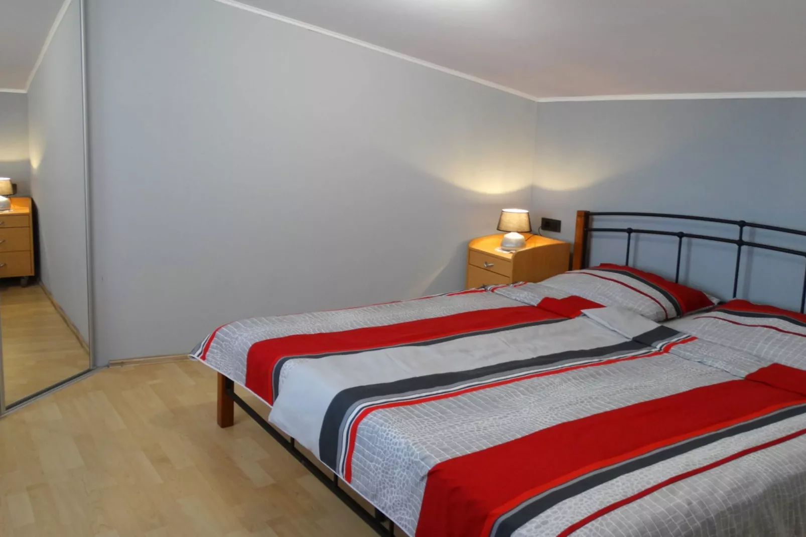 Scenic and Sunny Apartments with Sea View and Balcony - Two Bedroom Apartment with Balcony (owner veliki) - Schlafzimmer