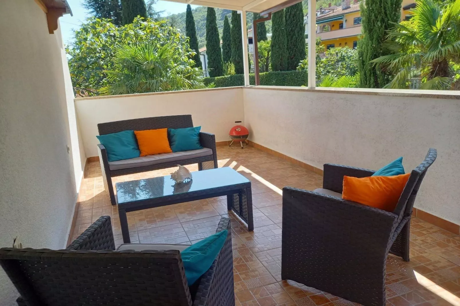 Lovely Apartments Near the Sea - One Bedroom Apartment with Balcony - Wohnzimmer