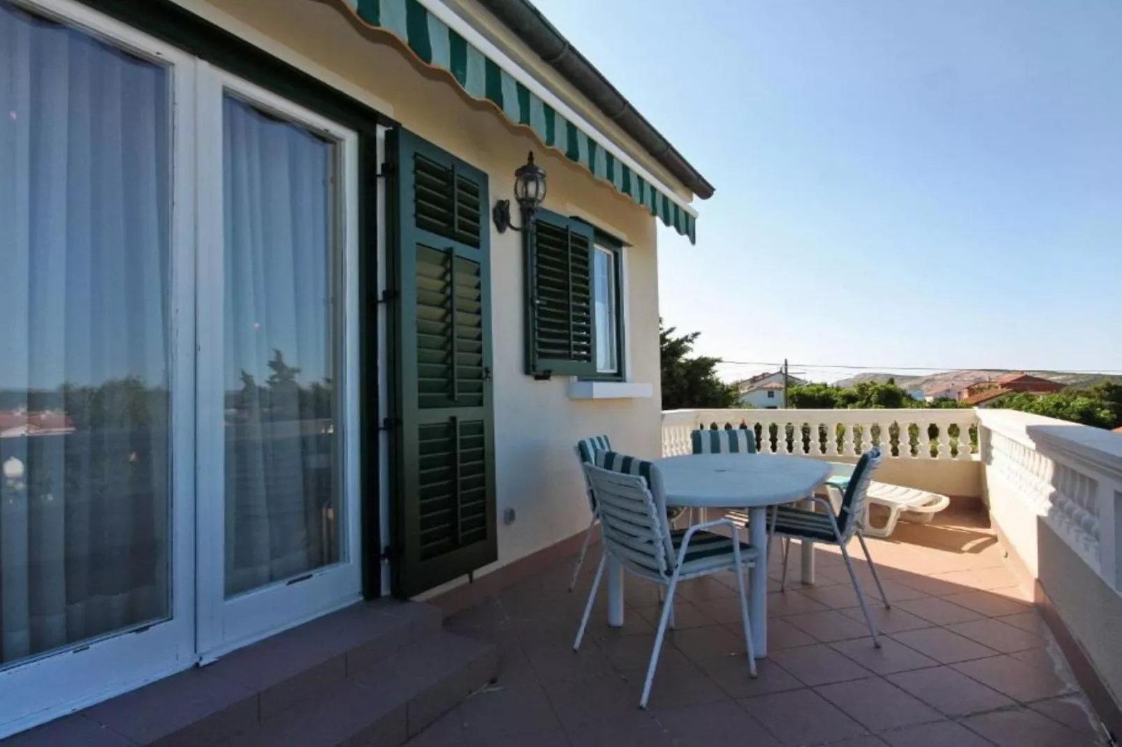 Beachside Serenity Apartments in Barbot - One Bedroom Apartment with Terrace and Sea View (Owner RED) - Im Freien