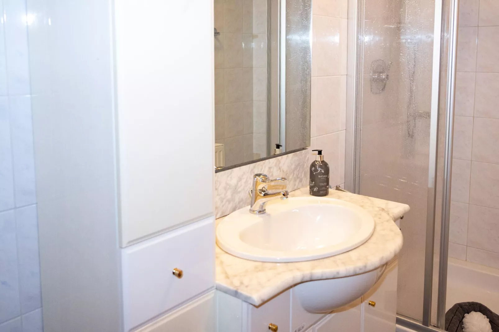 Waldrand-Bathroom