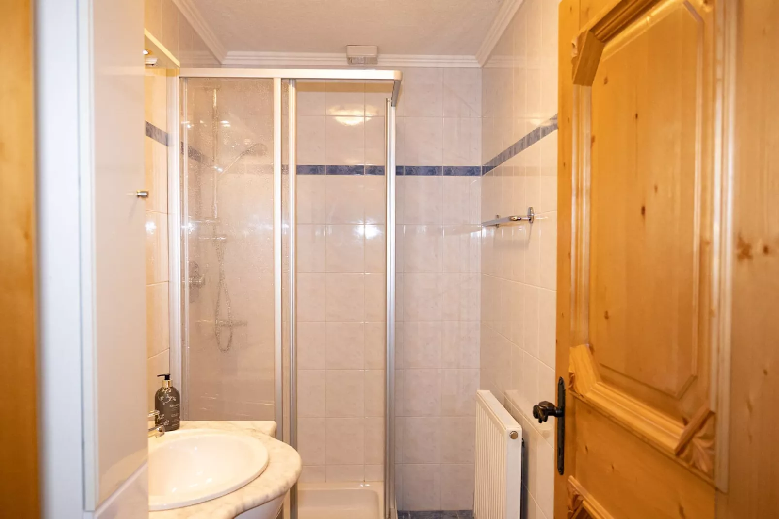 Waldrand-Bathroom