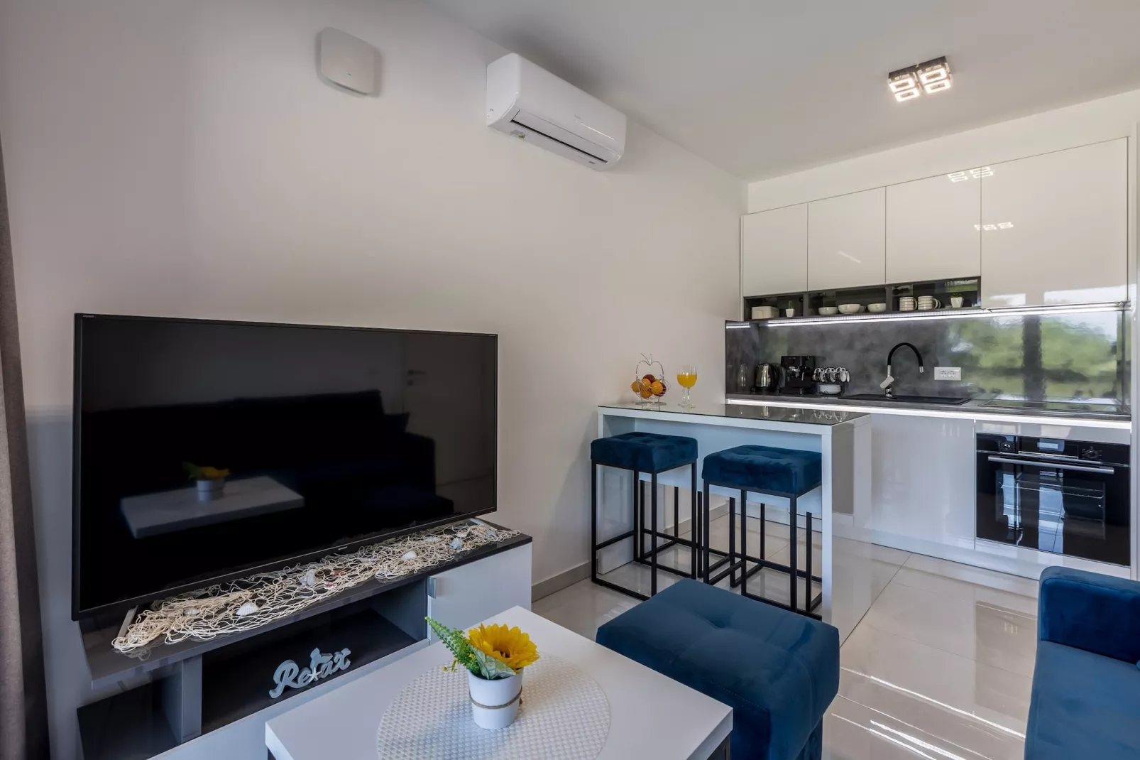 Scenic Kastel Luksic Apartments - One Bedroom Apartment (owner sjever manji) - Salon