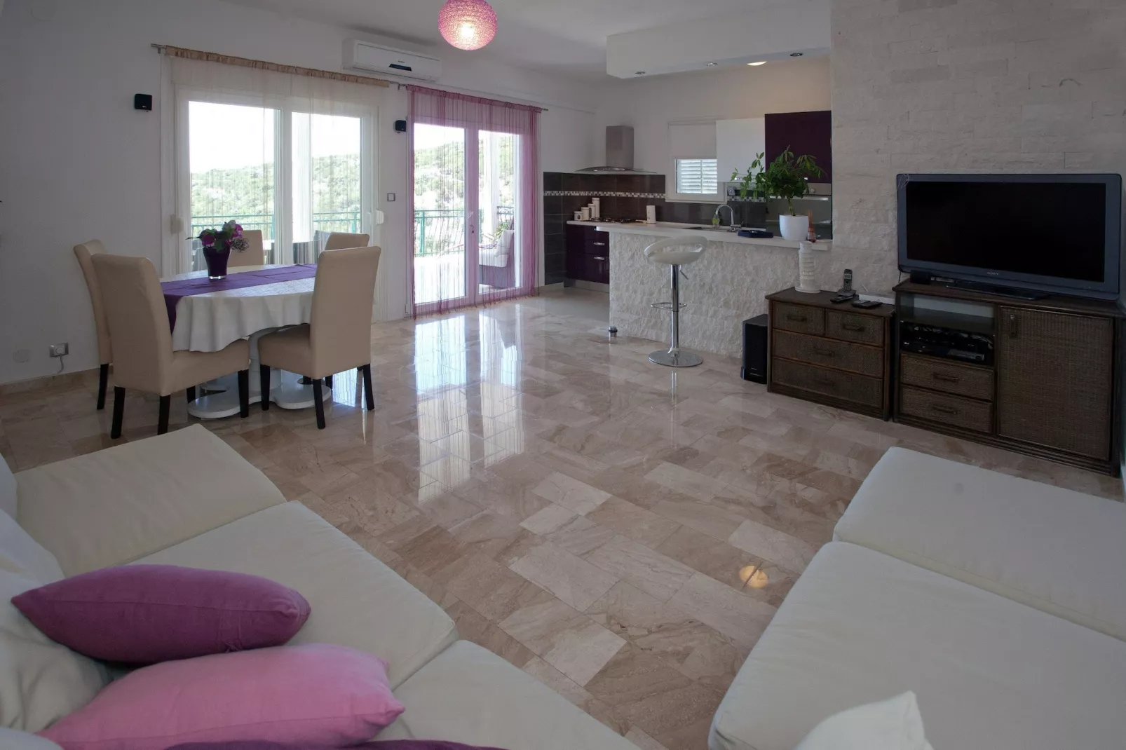 Wonderful Visinisce Apartments with Terrace and Sea Views - Standard Two Bedroom Apartment  (Owner 1) - Living room