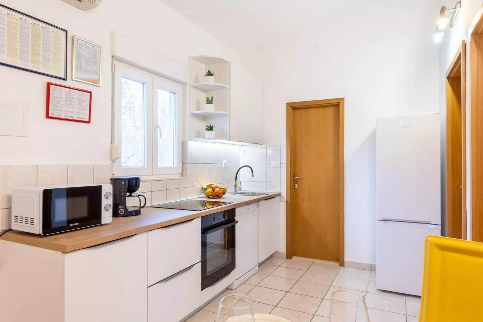 Spacious Prgomet Retreat with Private Pool, Fitness Centre, and Garden - Three Bedroom Villa - Kitchen