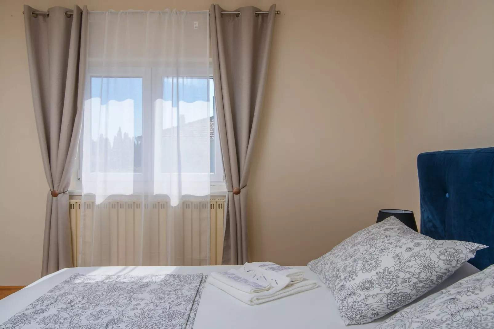 Modern Apartment Near Trogir Beach with Sea View Terrace and Lounge Area - Two Bedroom Apartment - Bedroom