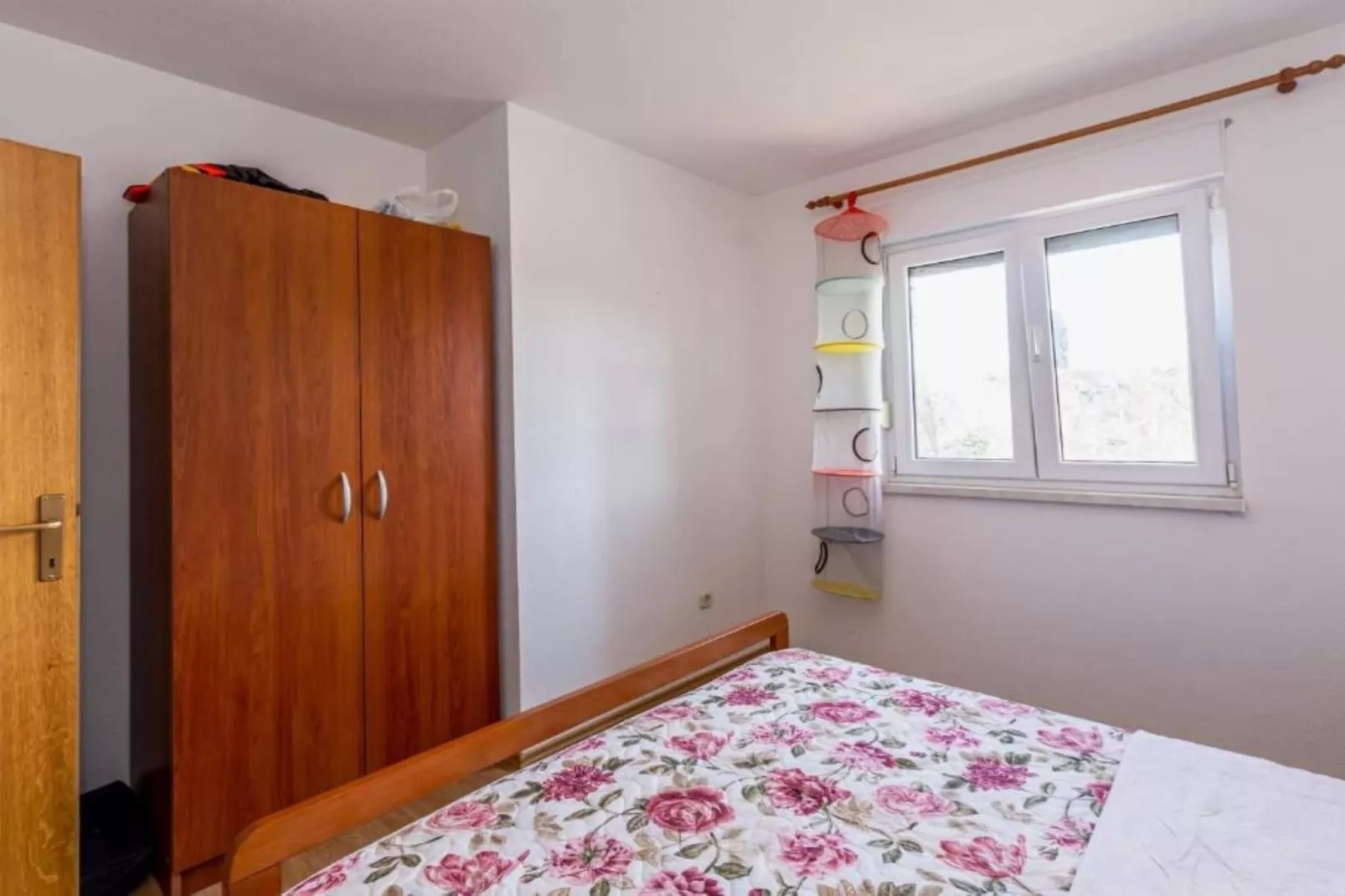 Charming and Cozy Okrug Gornji Apartment with Balcony - One Bedroom Apartment with Balcony - Schlafzimmer