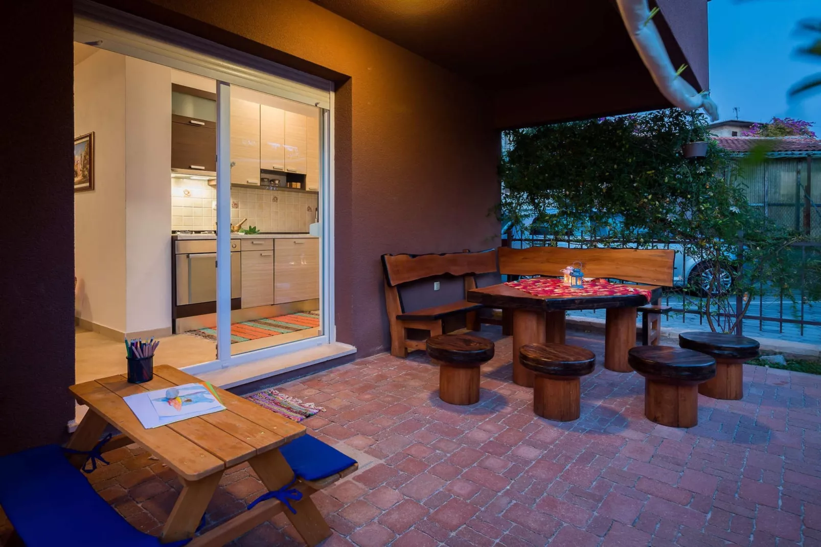 Elegant Hideaway Apartment with Pool - Two Bedroom Apartment with Pool - Terrasse/Balkon