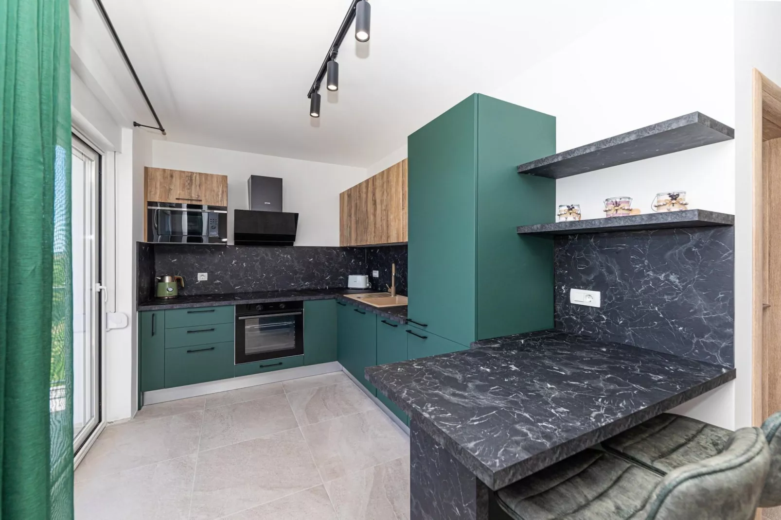 Elegant Kastel Novi Apartment with Sea View Balcony - Two Bedroom Apartment with Sea View and Balcony - Kitchen