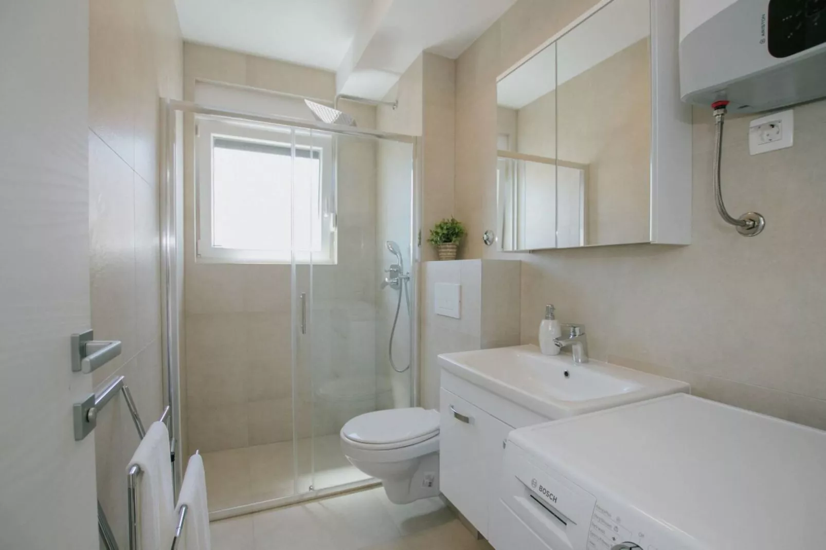 Spacious Luxury Trogir Apartments - Superior Two Bedroom Apartment (Mila) - Bathroom