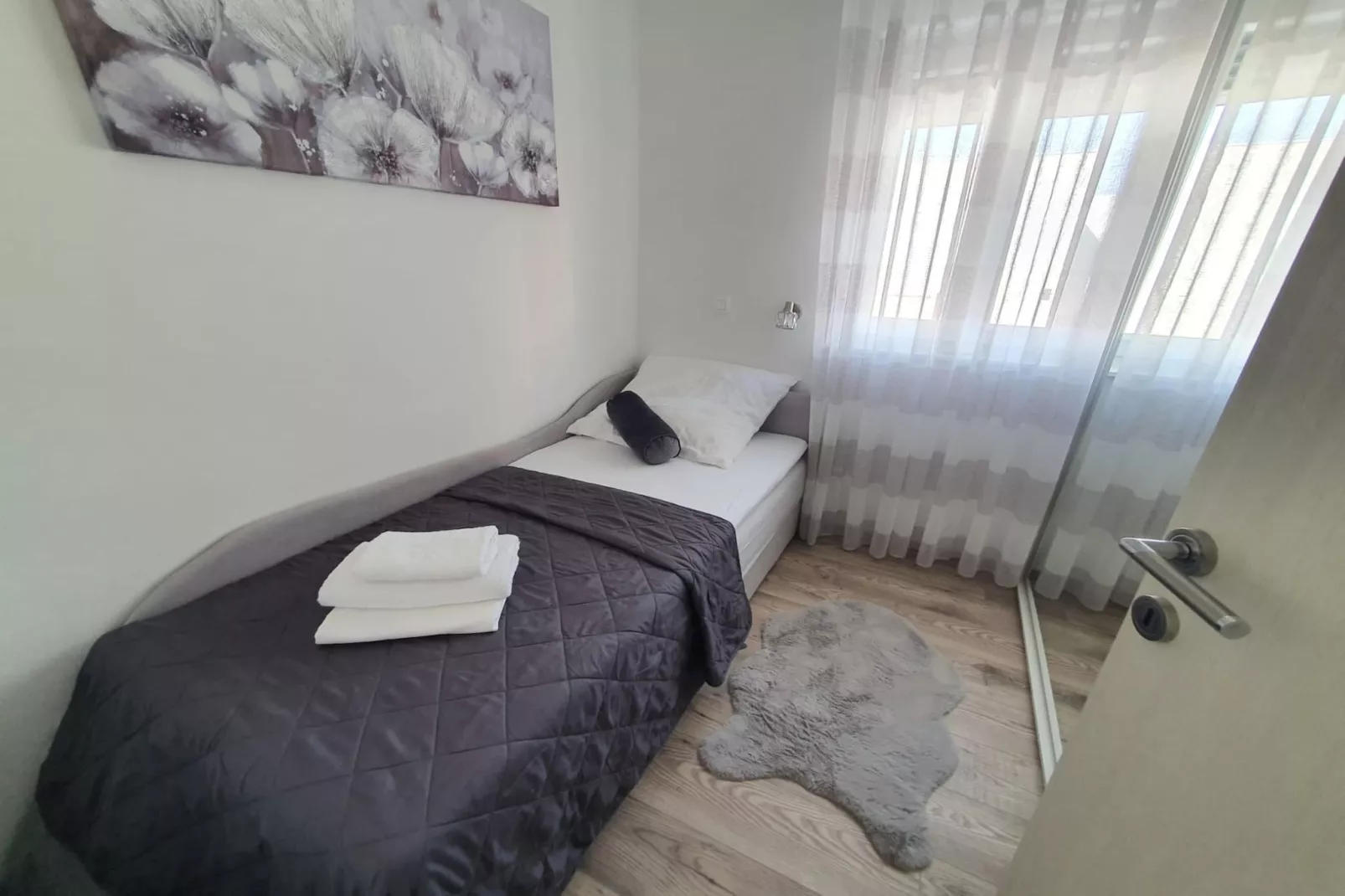 Kastel Novi Elegant and Stylish Apartment with Terrace and Patio - Two Bedroom Apartment with Terrace - Bedroom