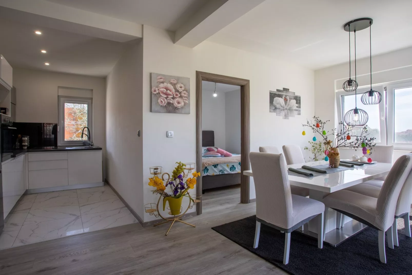 Trendy and Chic Apartment with Terrace and Private Garden - One Bedroom Apartment - Esszimmer