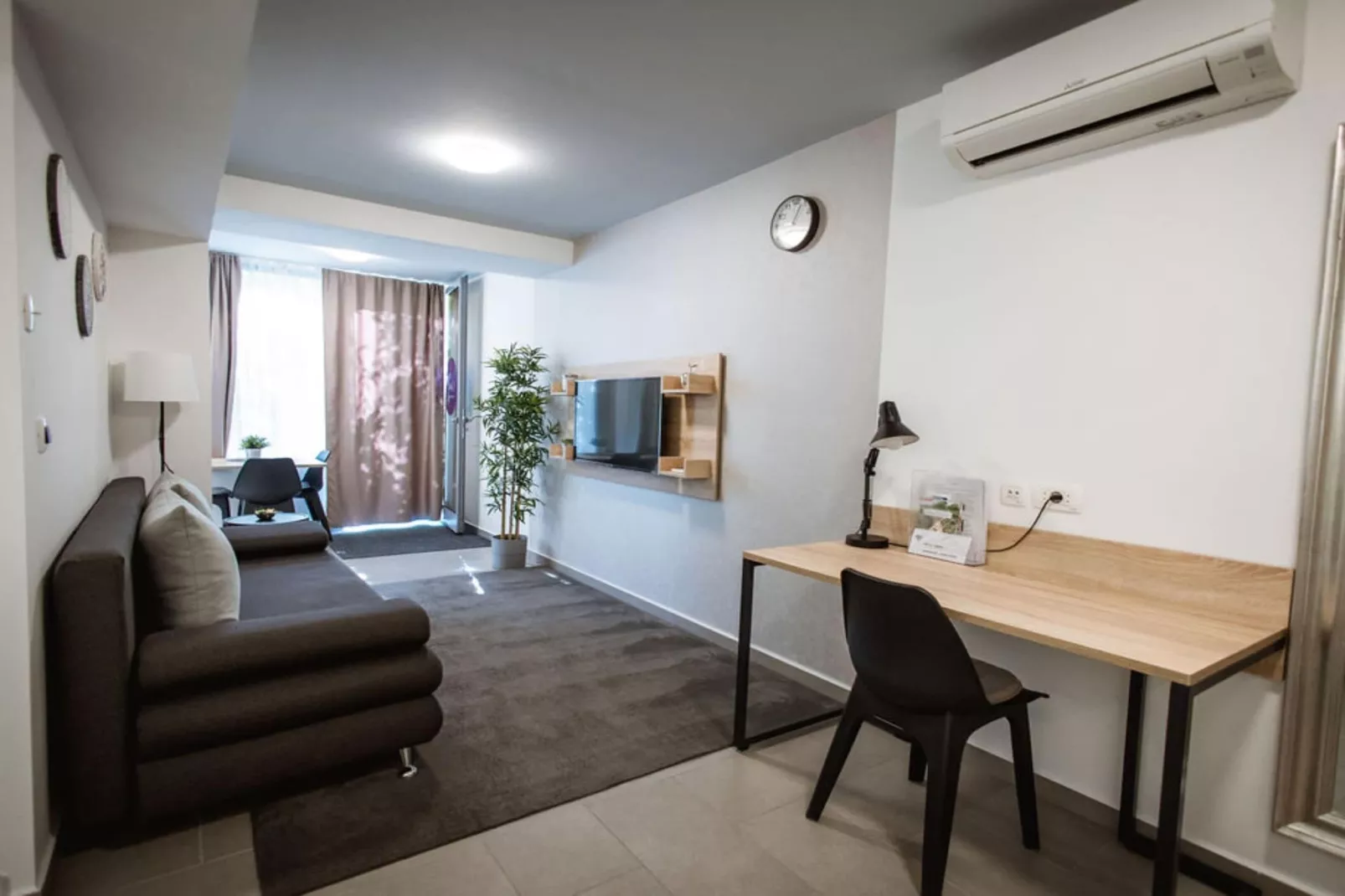 Stylish Apartments with Osijek Near Top Attractions - Standard Studio Apartment  - Maks 3 - Salon