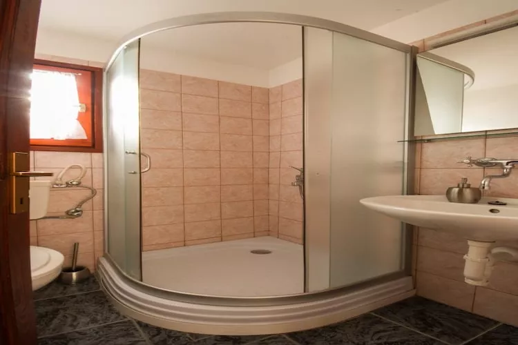 Apartment Kostanjevac - Two Bedroom Apartment with Terrace and Sea View - Salle de bain