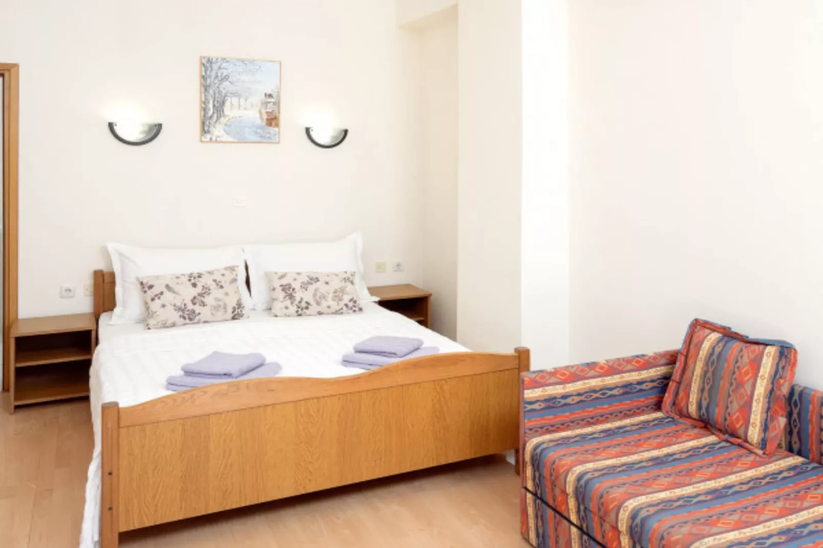 Studio (A2) - Bedroom