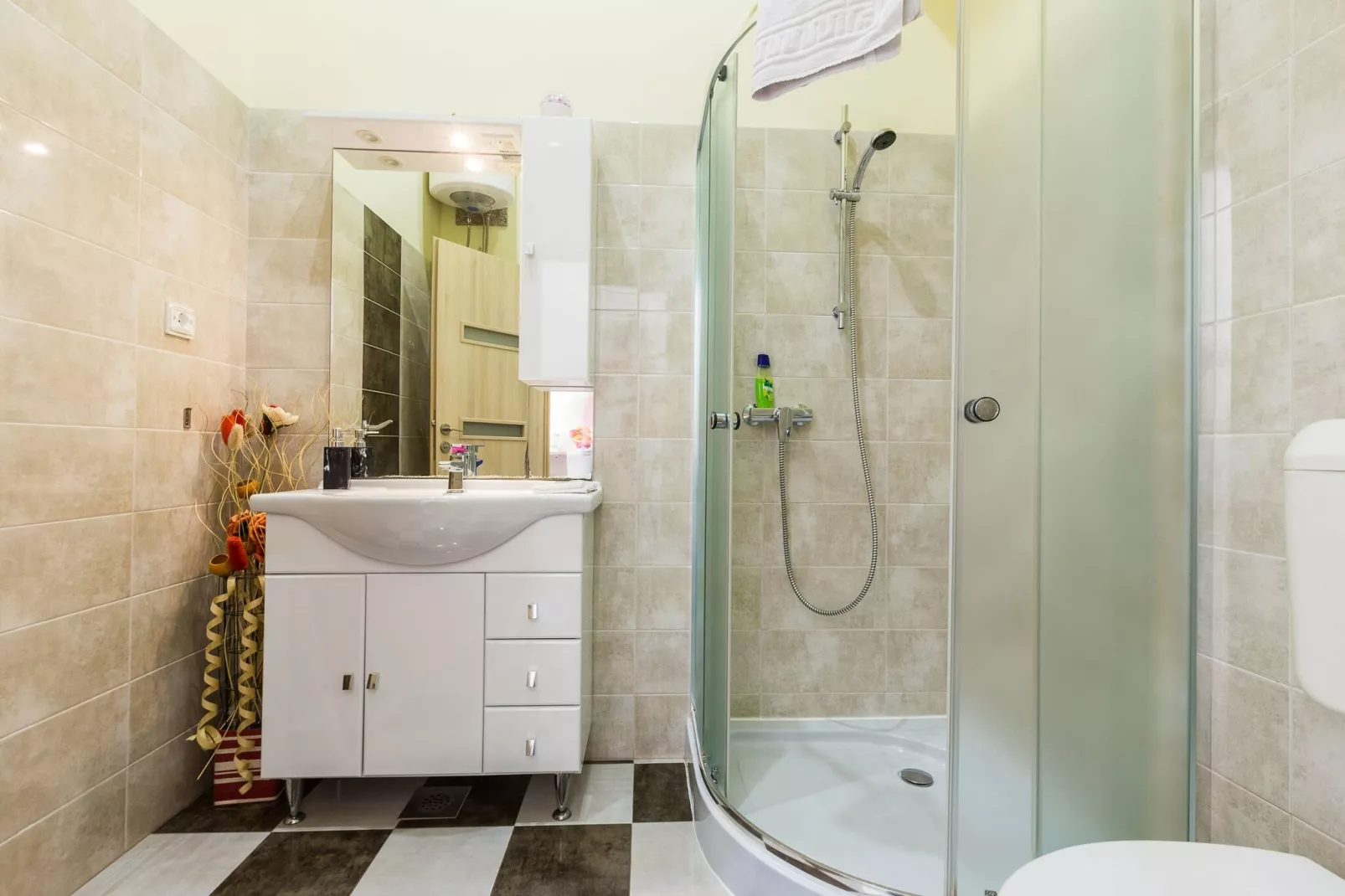 Charming and Historic Old Town Apartments - Double Room - Bathroom