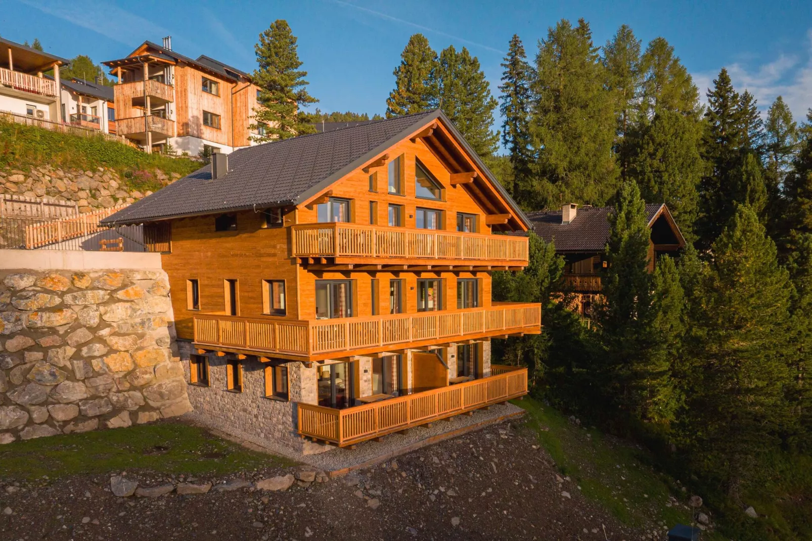 Turrach Lodges 2-Exterior summer