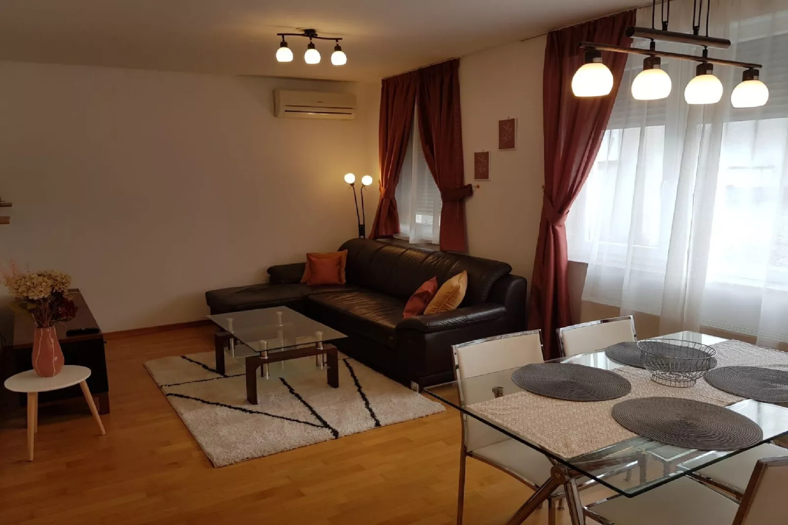Apartment Aurelia Arena - One Bedroom Apartment - Salle à manger