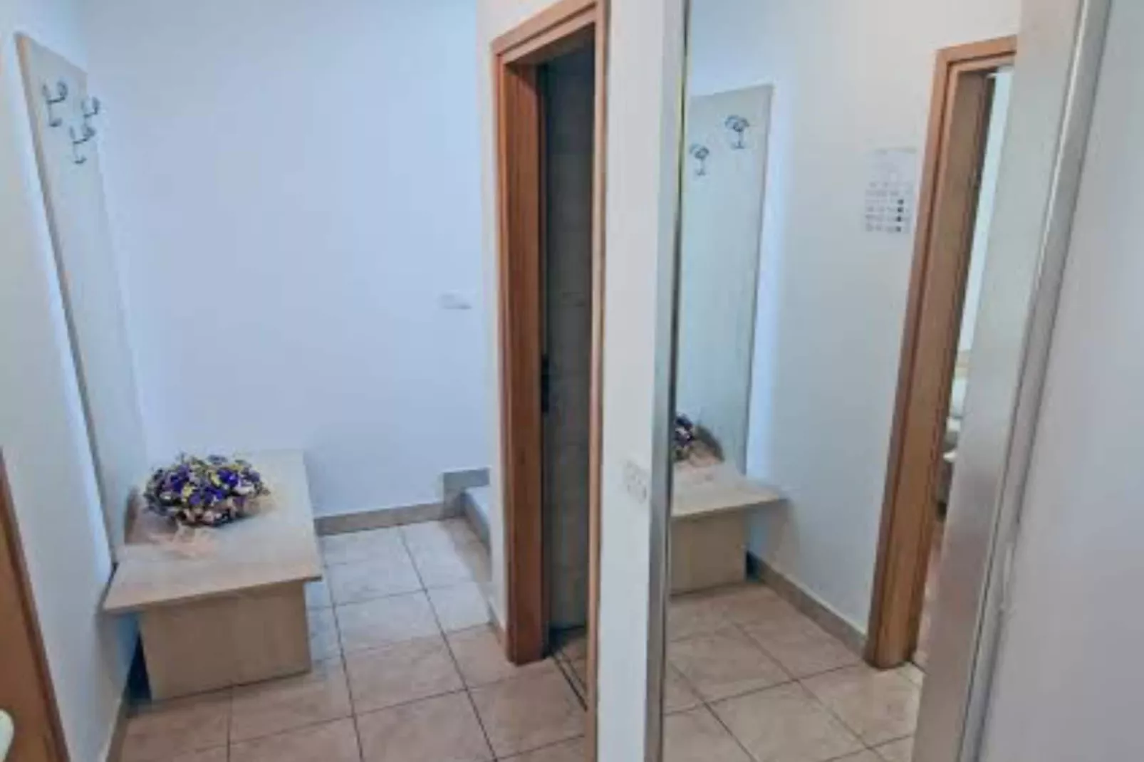 Beachfront Apartments Tamarix - One Bedroom Apartment with Partial Sea View - Indoor