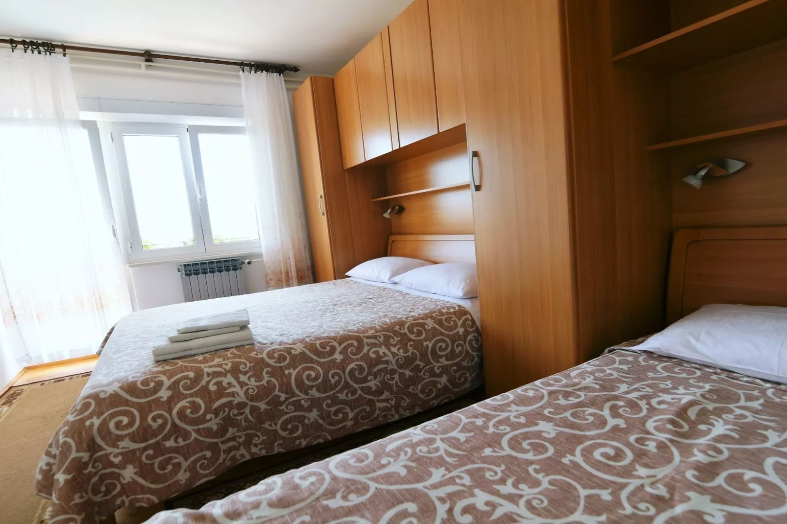 Scenic Retreat Rooms and Family Apartments - One Bedroom Apartment with Terrace - Bedroom