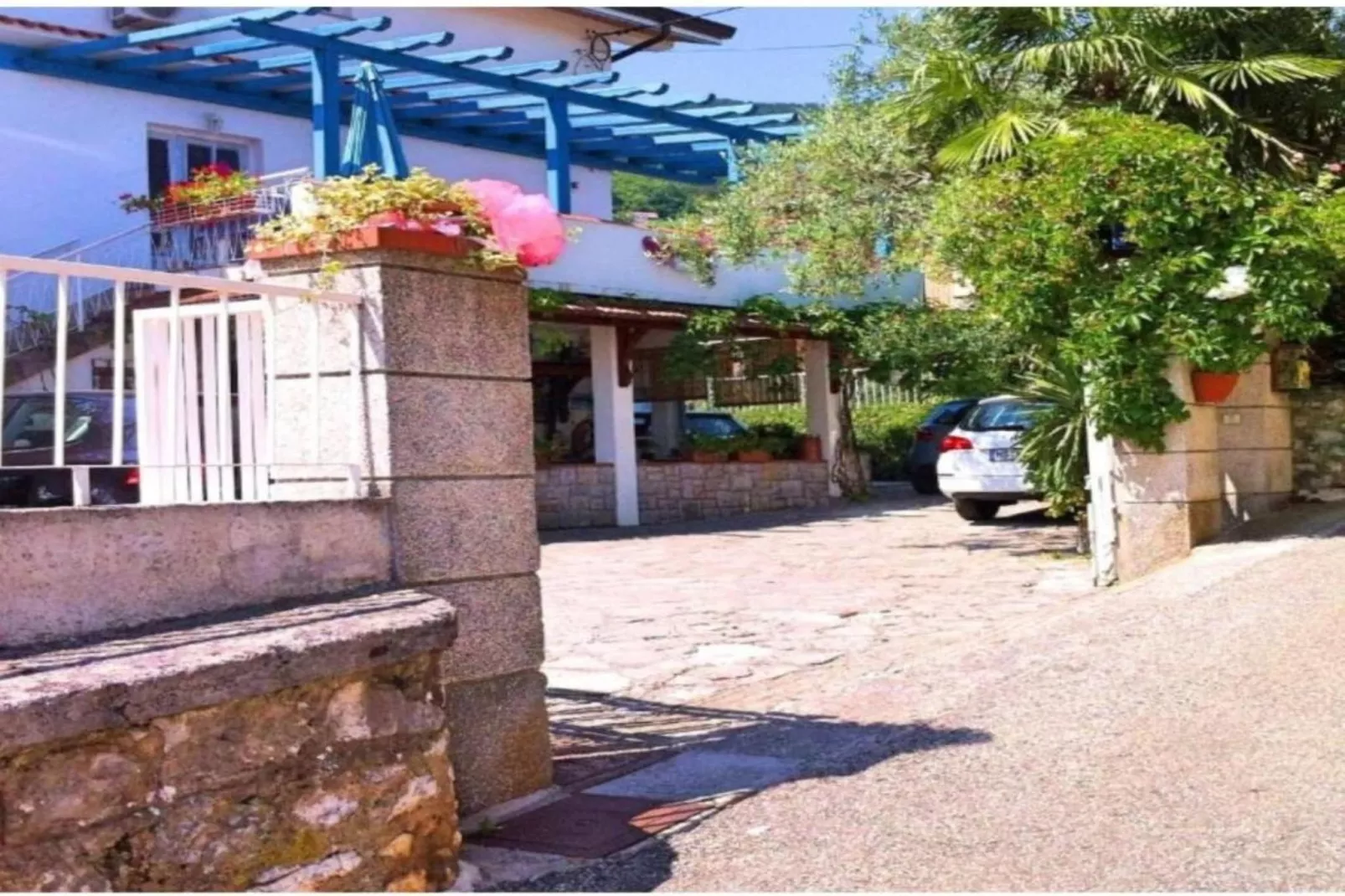 Sunny Lovran Apartment with Terrace and Sea View - One Bedroom Apartment - Extérieur