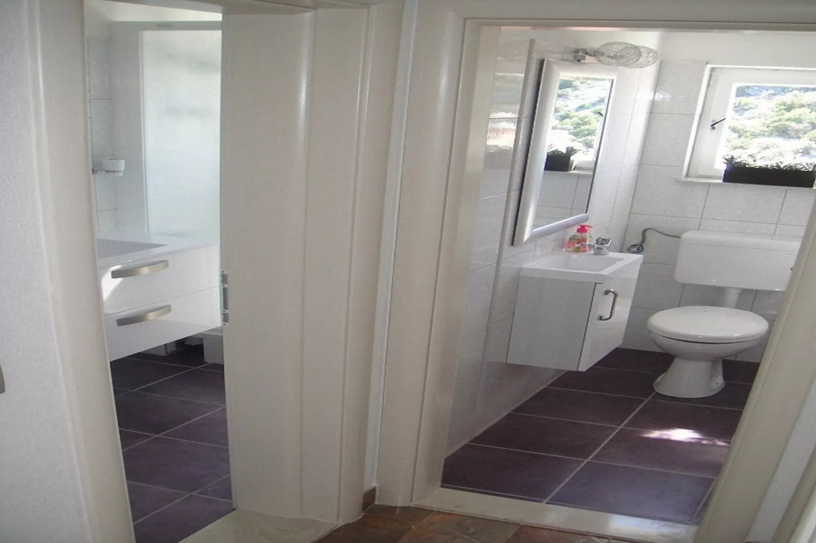 Wonderful Visinisce Apartments with Terrace and Sea Views - Comfort Two Bedroom Apartment (Owner 3) - Bathroom