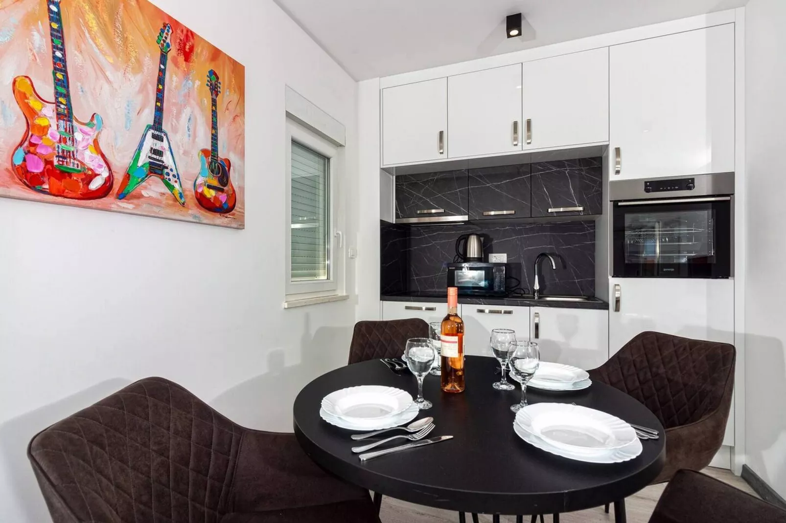 Modern Apartments with Private Balcony - Premium One Bedroom Apartment (Owner S2) - Küche