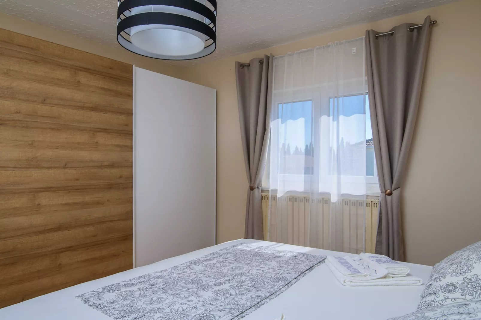 Modern Apartment Near Trogir Beach with Sea View Terrace and Lounge Area - Two Bedroom Apartment - Bedroom