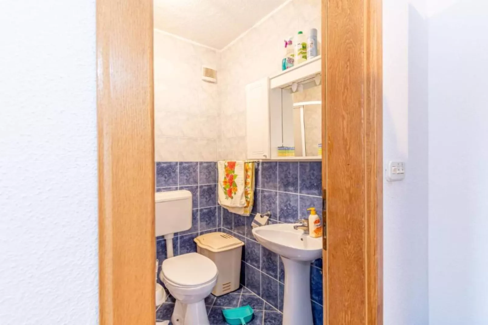 Charming and Cozy Okrug Gornji Apartment with Balcony - One Bedroom Apartment with Balcony - Badezimmer