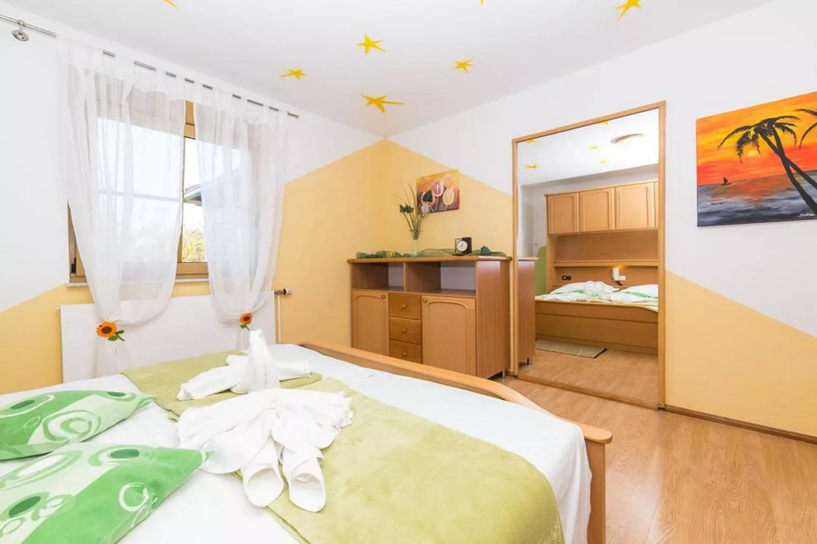 Spacious Holiday Home with Pool and Hot Tub in Kastel Stari - Four Bedroom Holiday Home with Pool - Bedroom