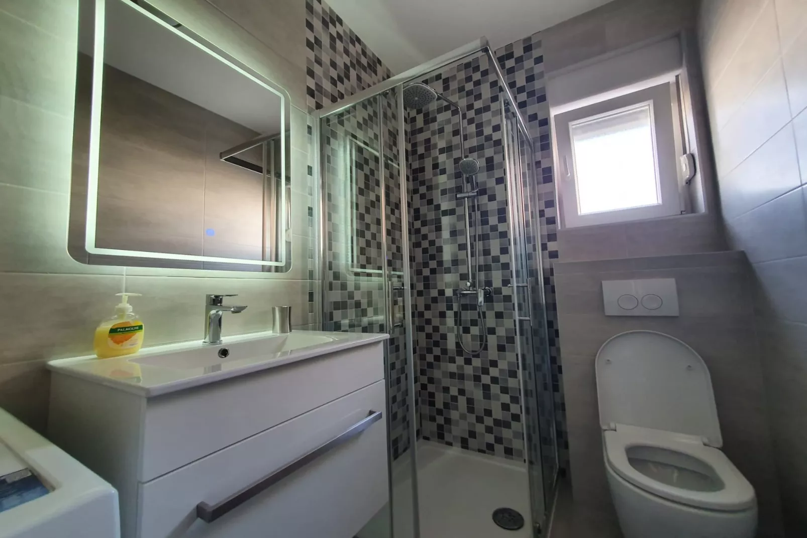 Kastel Novi Elegant and Stylish Apartment with Terrace and Patio - Two Bedroom Apartment with Terrace - Bathroom