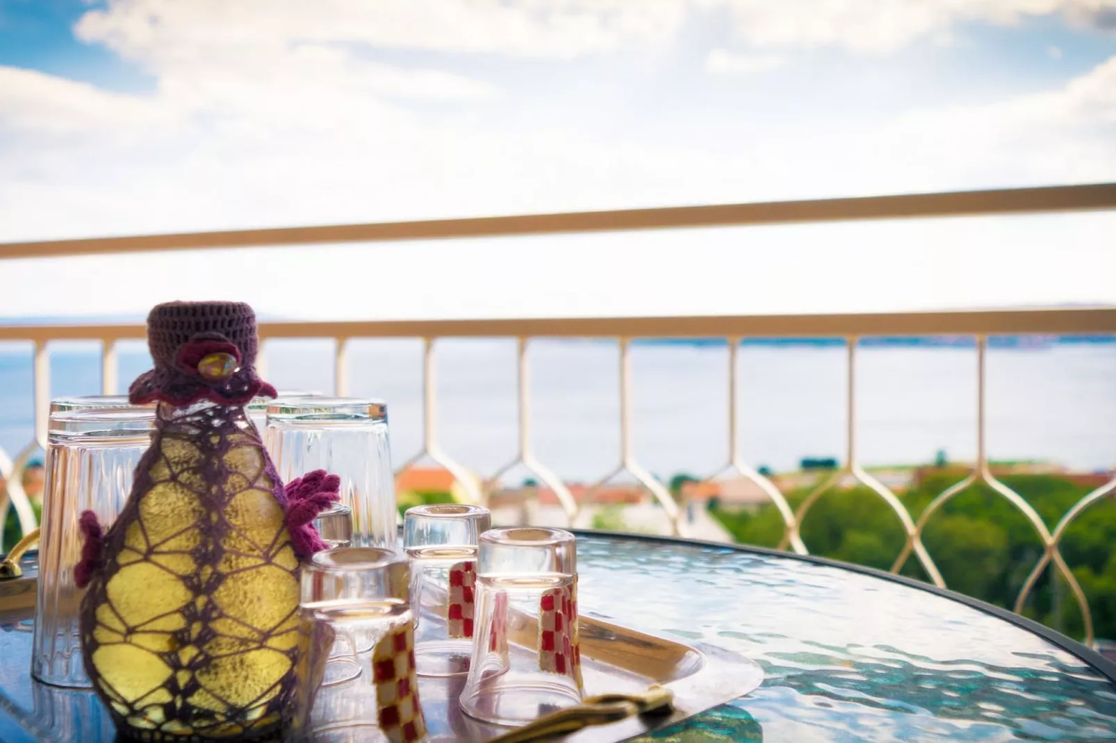 Scenic and Sunny Apartments with Sea View and Balcony - One Bedroom Apartment with Balcony (owner mali) - Terrasse/Balkon