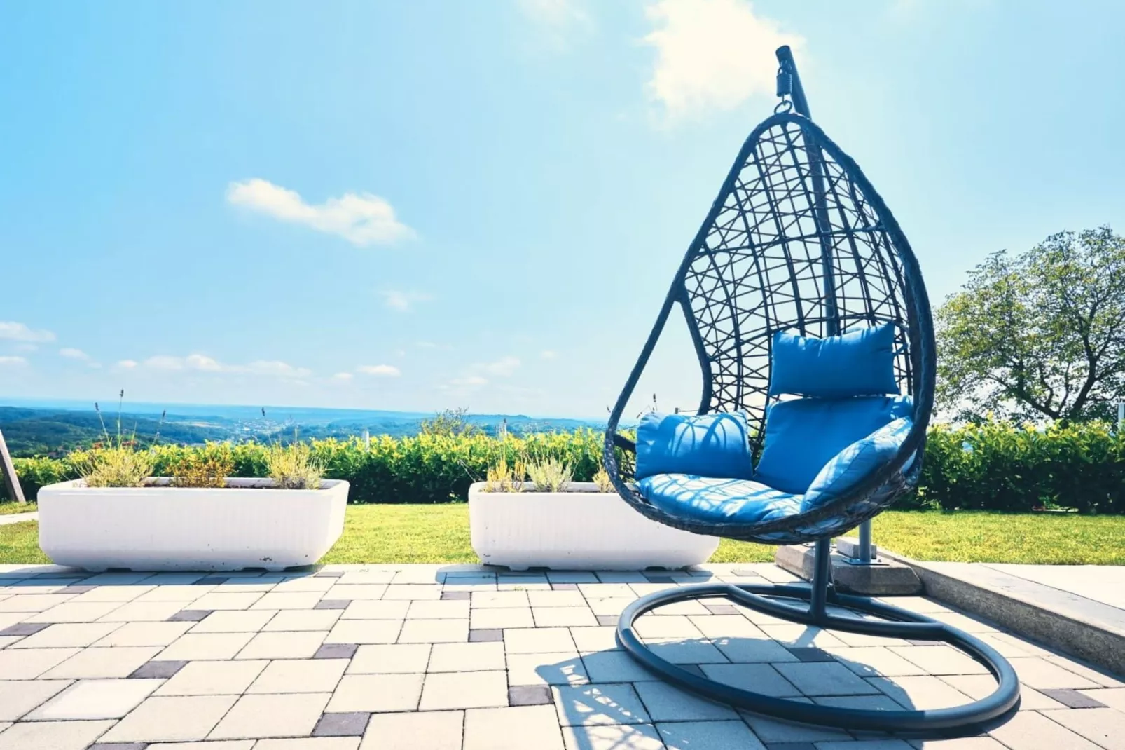 Villa Cerina - Three Bedorom Villa with Outdoor Swimming Pool - Garten Sommer
