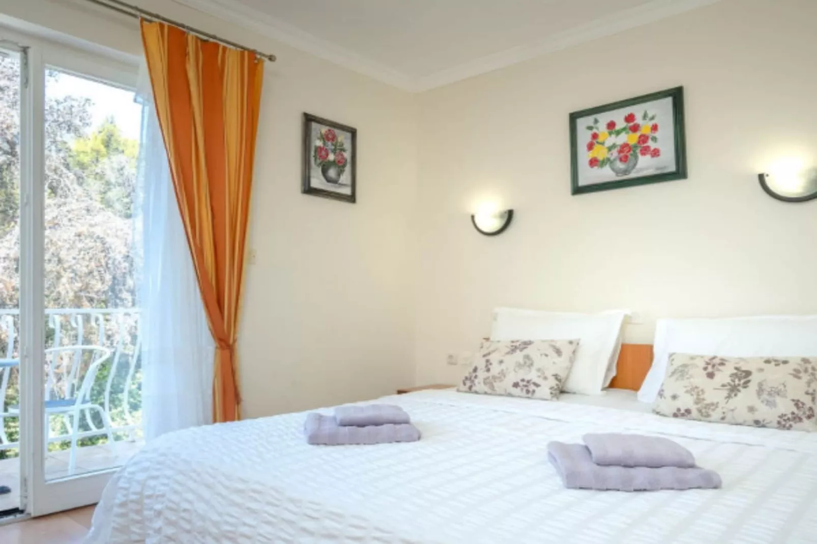 Two-Bedroom Apartment (A7) - Schlafzimmer