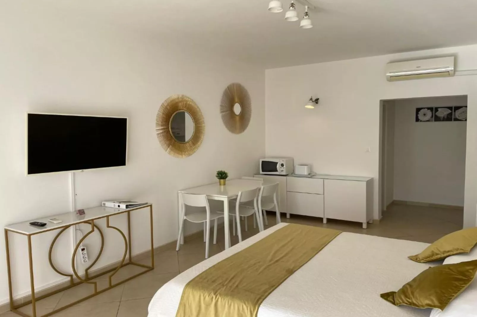 Studio Apartment With Balcony And Sea View (S2) - Chambre