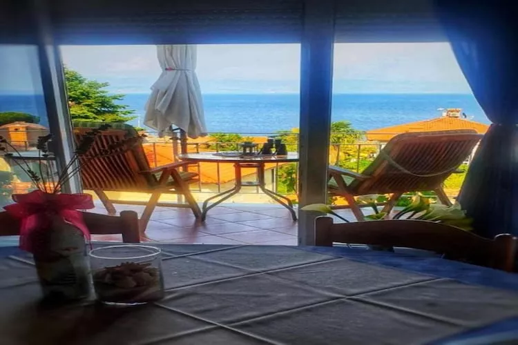 Sunny Lovran Apartment with Terrace and Sea View - One Bedroom Apartment - Terrasse