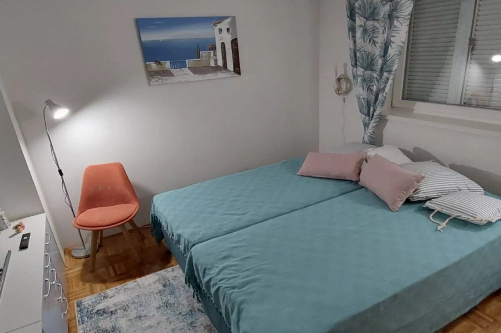 Charming Crikvenica Beachfront Apartment - One Bedroom Apartment - Chambre