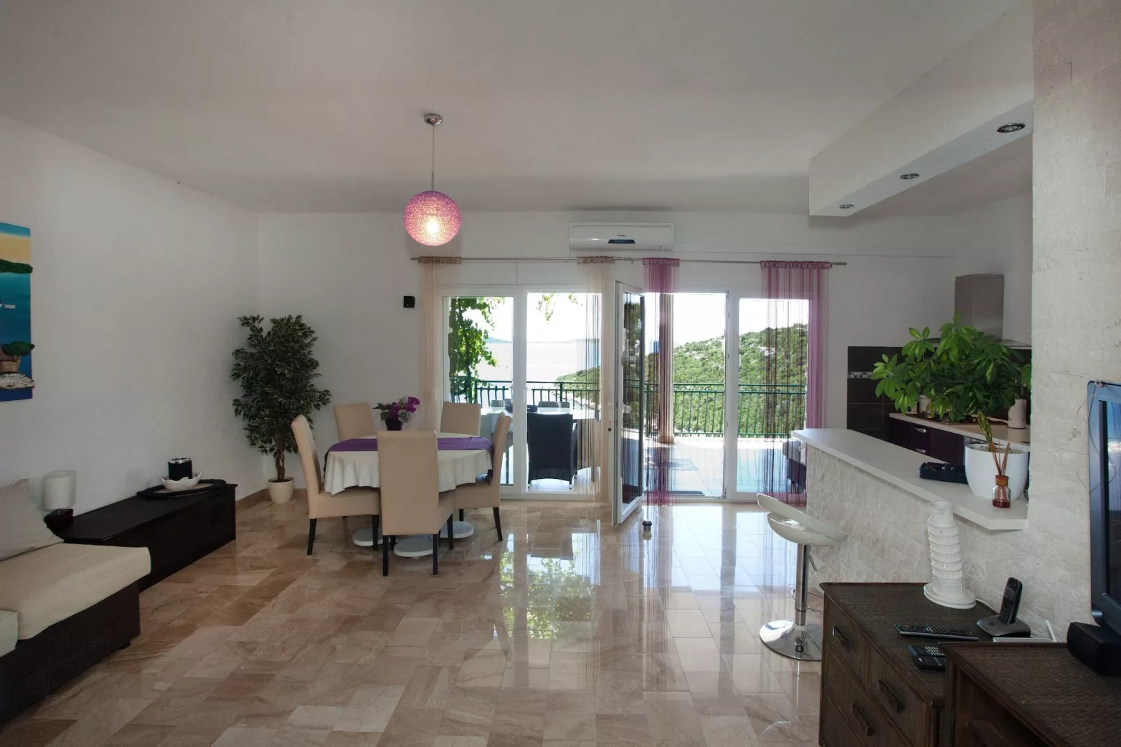 Wonderful Visinisce Apartments with Terrace and Sea Views - Standard Two Bedroom Apartment  (Owner 1) - Living room