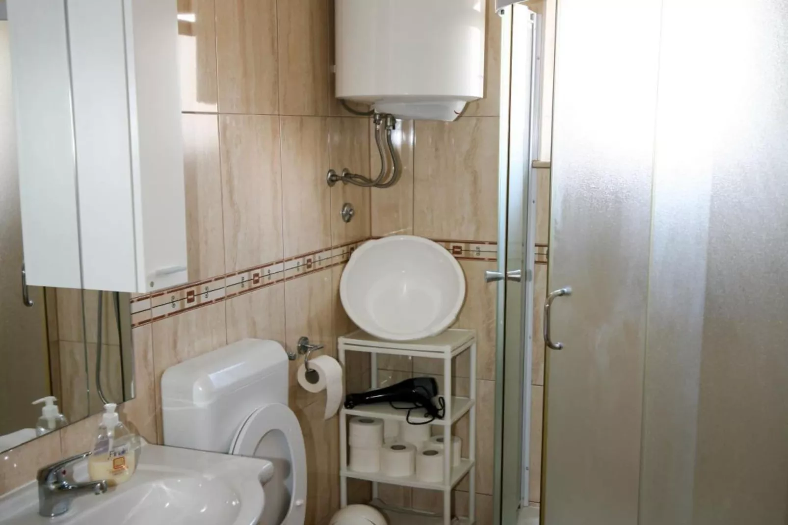 Spacious Beachfront Apartment Ciovo - Four Bedroom Apartment with Sea View - Bathroom