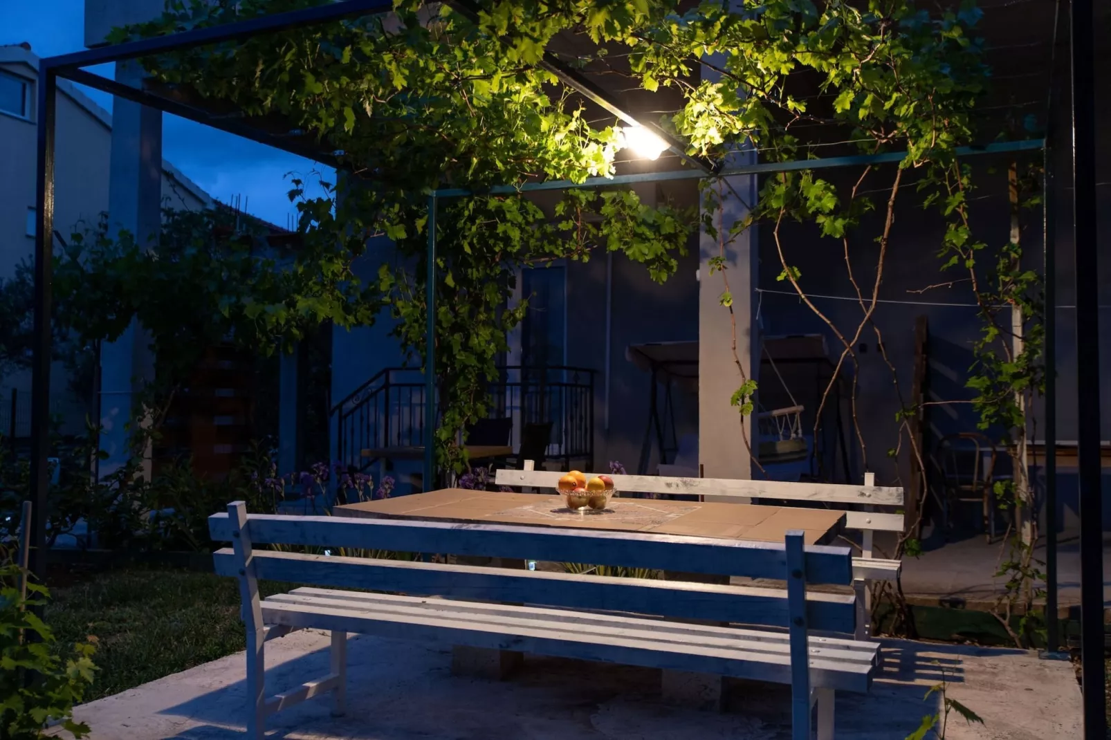 Tranquil and Stylish Apartment Kastel Novi - Studio Apartment with Garden